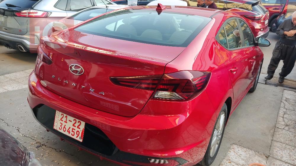 هیوندای ئەلەنترا